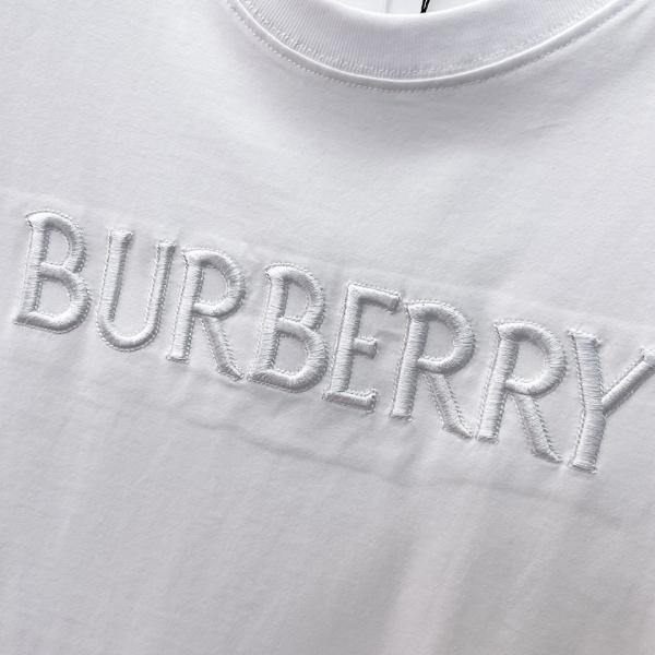 BURBERRY バーバリー エンボスロゴ刺繍Tシャツ 立体ロゴ クルーネック 半袖 コットン ミニマル デイリー ユニセックス