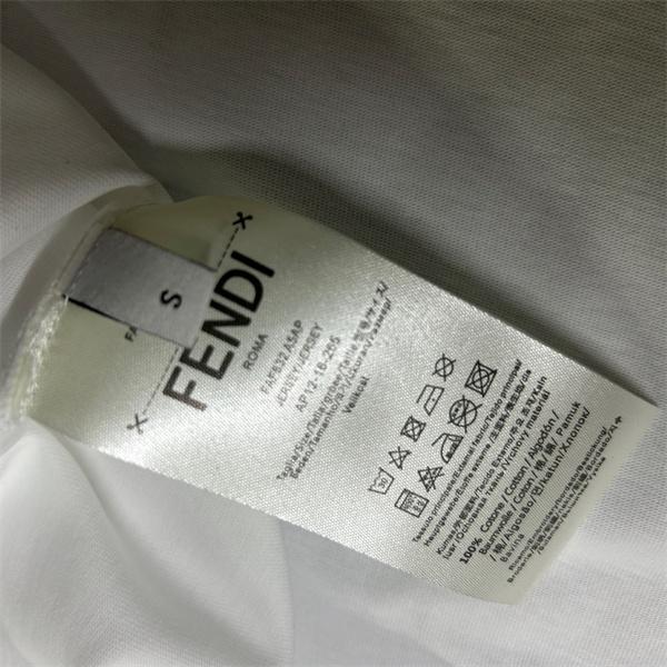 アートグラフィック メンズ 話題アイテム 大人カジュアル FENDI フェンディ コピー Tシャツ