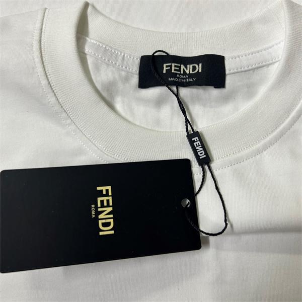アートグラフィック メンズ 話題アイテム 大人カジュアル FENDI フェンディ コピー Tシャツ