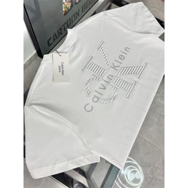 ロゴアクセント 半袖 メンズ スタイリッシュ こなれ感 LOUIS VUITTON ルイヴィトン コピー Tシャツ 人気モデル