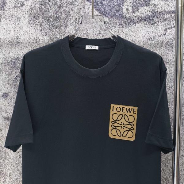 LOEWE コピー ロエベ 2026春夏新作 仮ポケット風アナグラムロゴ 半袖Tシャツ 男女兼用 人気 カジュアル トップス