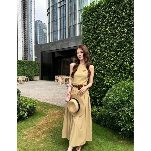 女性らしいPradaプラダワンピースコピー 2026優しい雰囲気合わせやすい