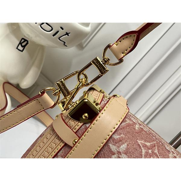 モノグラムデザイン ミニボストン風 斜め掛け対応 LOUIS VUITTON ルイヴィトン コピー バッグ 旬顔 お出かけ主力 人気上昇中