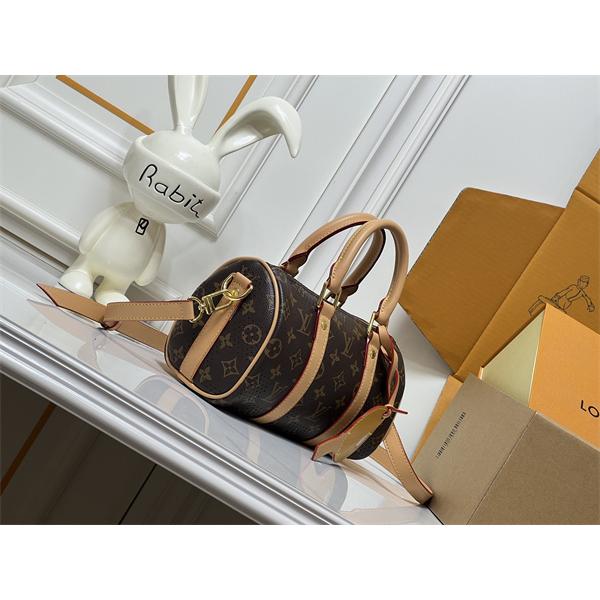 ミニボストンバッグ 丸みフォルム LOUIS VUITTON ルイヴィトン コピー チャーム付き 外出コーデ向け 人気商品