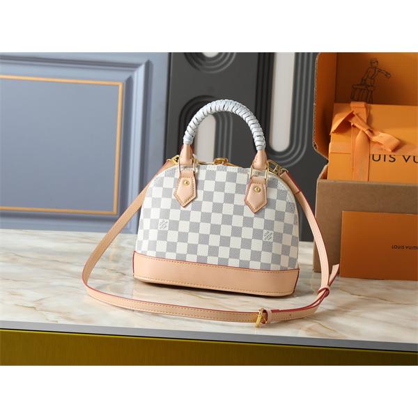 ショルダーバッグ ダミエ柄 ボストン風シルエット LOUIS VUITTON ルイヴィトン コピー チャーム付き 着回し力 ショップおすすめ