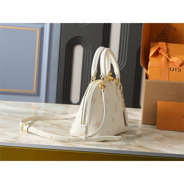 2WAYバッグ 型押しロゴデザイン 丸みシルエット LOUIS VUITTON ルイヴィトン コピー 肩掛け対応 旬顔フェミニン