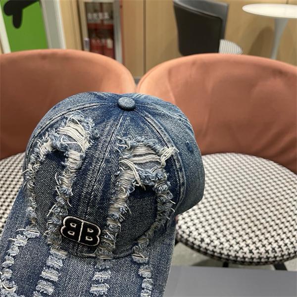 2026 新品BALENCIAGA バレンシアガキャップコピー小顔効果抜群ストリートファッション個性的