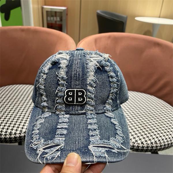 2026 新品BALENCIAGA バレンシアガキャップコピー小顔効果抜群ストリートファッション個性的