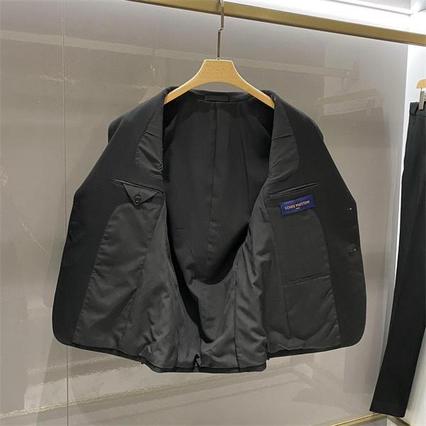 人気26ssルイヴィトンスーツセットコピー LOUIS VUITTONイケメン向けファッションアイテム