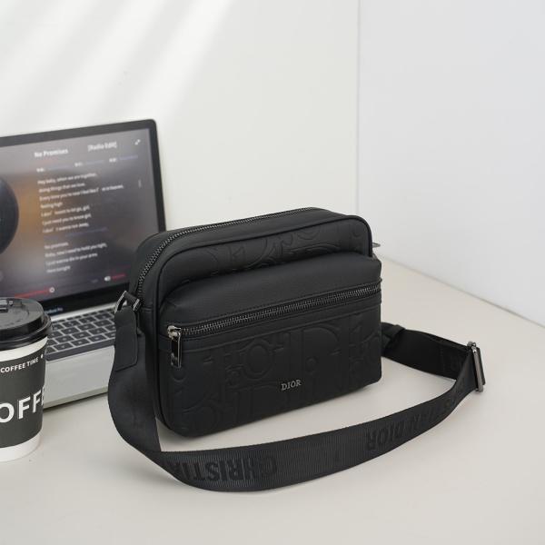 Dior ディオール Rider 2.0 ラージ メッセンジャーバッグ エンボス加工 オブリーク柄 Christian Dior ショルダーバッグ 斜め掛け対応 通勤向け 即戦力