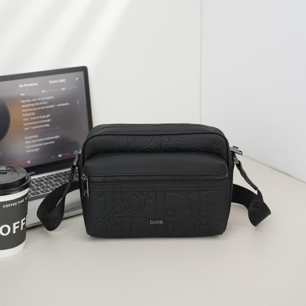 Dior ディオール Rider 2.0 ラージ メッセンジャーバッグ エンボス加工 オブリーク柄 Christian Dior ショルダーバッグ 斜め掛け対応 通勤向け 即戦力