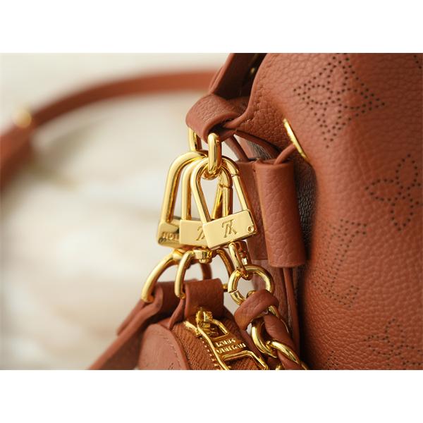 巾着バッグ モノグラム型押し チェーン付き LOUIS VUITTON ルイヴィトン コピー ドローストリング仕様 2026新作 こなれ見え