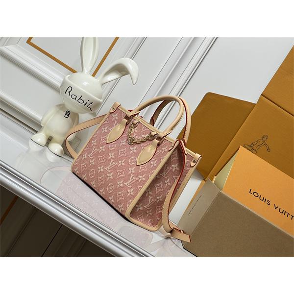 ショルダーバッグ モノグラム総柄 レザー調トリム LOUIS VUITTON ルイヴィトン コピー チャーム付き きれいめカジュアル