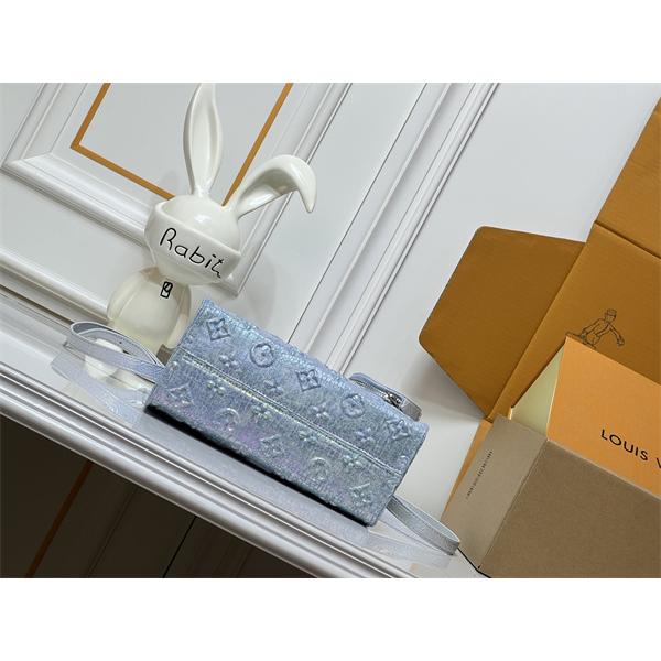 レザー調ハンドル LOUIS VUITTON ルイヴィトン コピー ショルダーバッグ 丸型チャーム付き ショップおすすめ