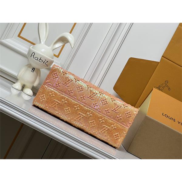 モノグラム型押し 光沢トート LOUIS VUITTON ルイヴィトン コピー バッグ  シンプル持ち手 外出コーデ向け ショップおすすめ