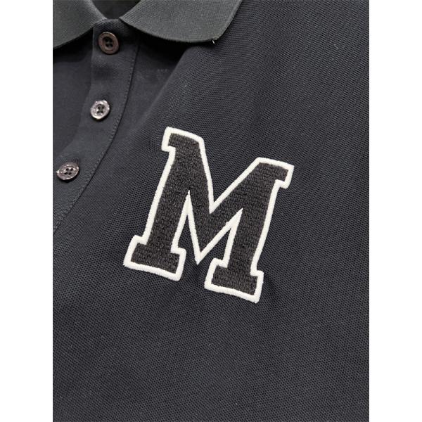 Mロゴワッペン 襟付きトップス 袖ロゴ付き MONCLER モンクレール