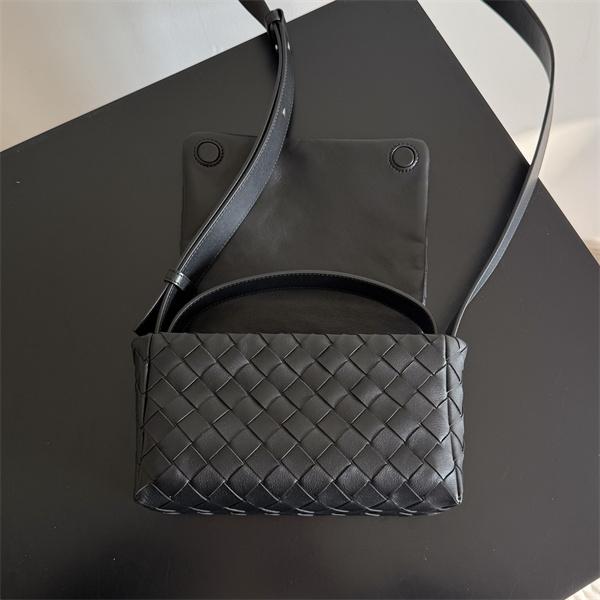 BV 26最新作 Intrecciato Mini Bag ボッテガ ヴェネタ ショルダーバッグコピー収納性抜群