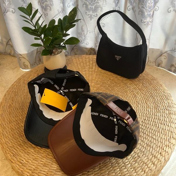 FENDI コピー モンスターアイ キャップ FF総柄 ベースボールキャップ 旬顔 人気上昇中 ユニセックス
