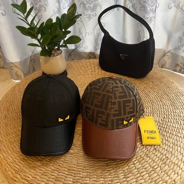 FENDI コピー モンスターアイ キャップ FF総柄 ベースボールキャップ 旬顔 人気上昇中 ユニセックス