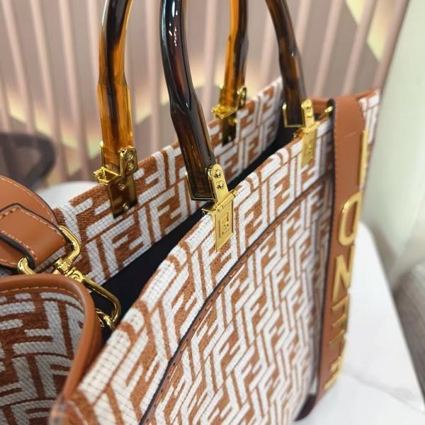 FENDI コピー モノグラム キャンバストートバッグ ゴールド金具 2WAY仕様 着映えアイテム
