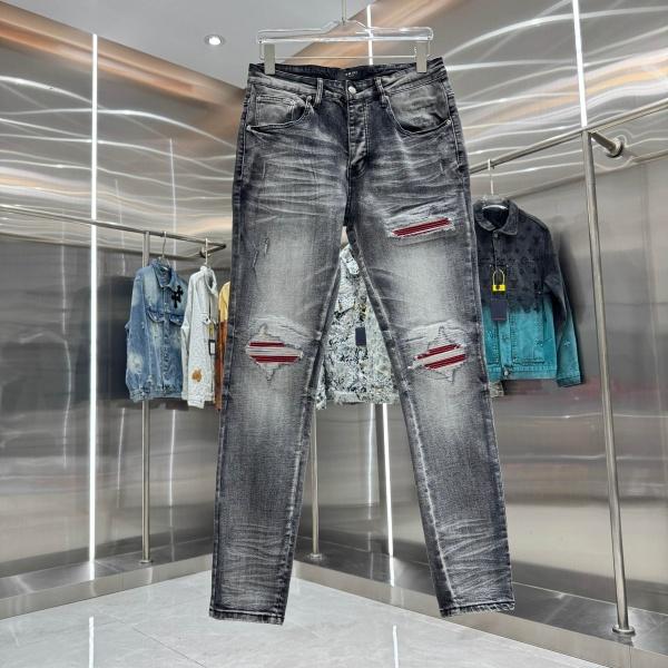 AMIRI コピー ダメージスキニーデニム ストレッチ加工 ウォッシュ仕上げ 着映え スリムパンツ