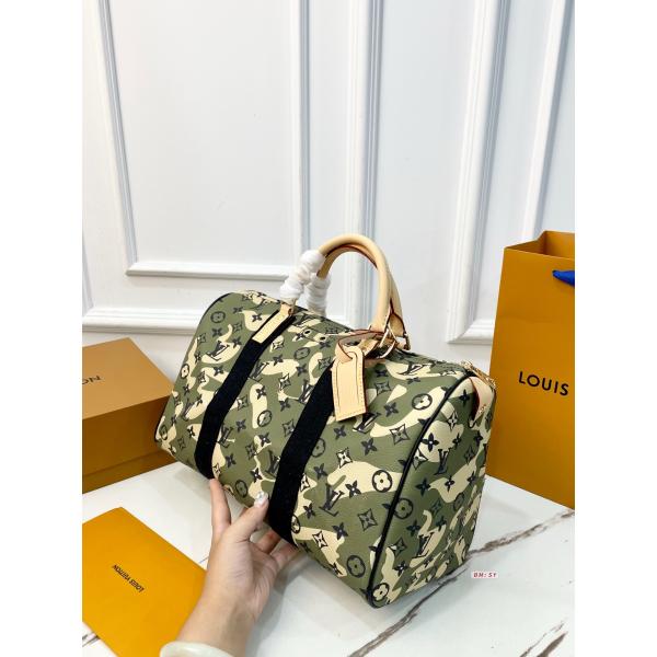 モノグラム カモフラージュ柄 人気上昇中 キーポル風 LOUIS VUITTON ルイヴィトン コピー バッグ 旅行対応 大容量スタイル