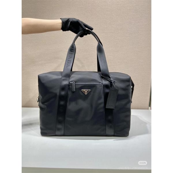 品質保証2026プラダボストンバッグコピー PRADA メンズ新作手持ちで機内持ち込みもラクラク