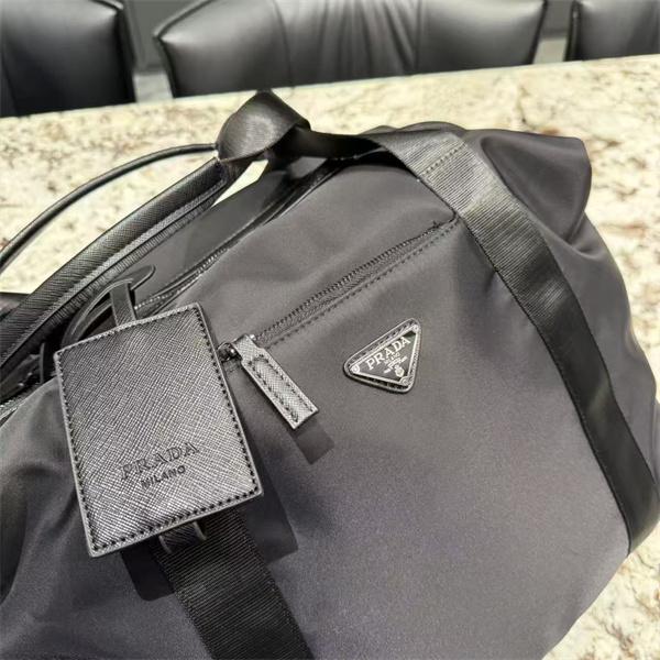 品質保証2026プラダボストンバッグコピー PRADA メンズ新作手持ちで機内持ち込みもラクラク