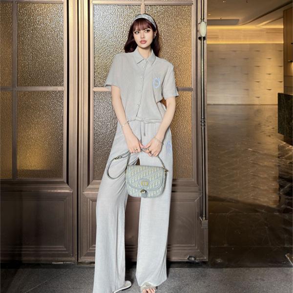 上品カジュアル きれいめニット風トップス×パンツ こなれ感 DIOR ディオール コピー セットアップ 通勤対応 軽量 快適デイリー