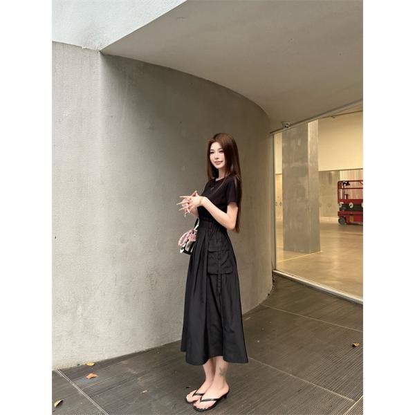 2026ss ギャザーデザイン フレアワンピース ミニマルシルエット PRADA プラダ コピー ワンピース フェミニンモードスタイル