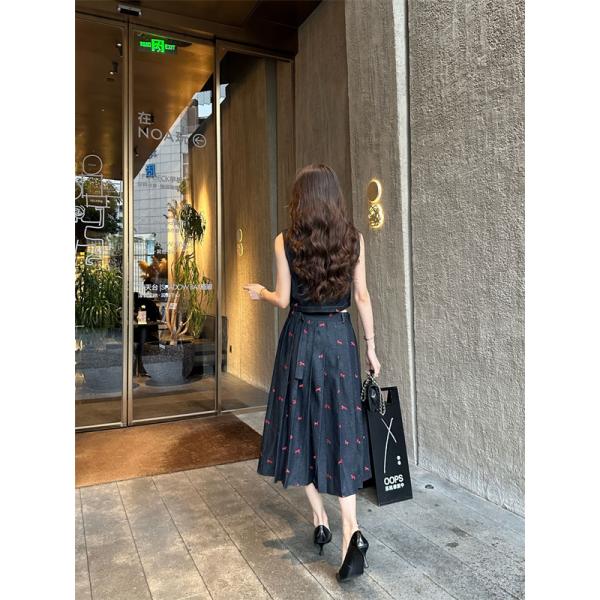 ブラックデニム風セットアップ レトロ刺繍デザイン 上品スタイル THOM BROWNE トムブラウン コピー セットアップ 収納力抜群 きれいめコーデ