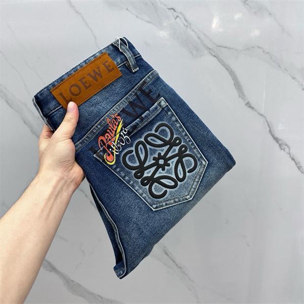 ブルージーンズ バックパッチ付き カジュアルモード LOEWE ロエベ コピー ジーンズ 脚長シルエット 限定感モデル