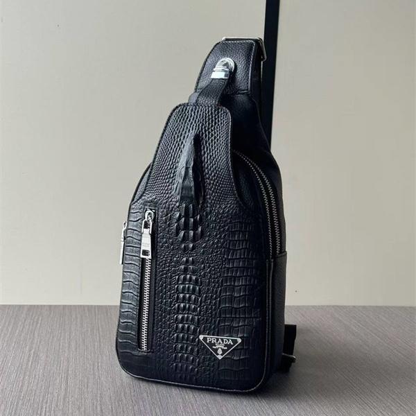 ワンショルダーバッグ レザー調 メンズライク仕様 PRADA プラダ コピー バッグ 外出対応 実用派モデル 今季チェック