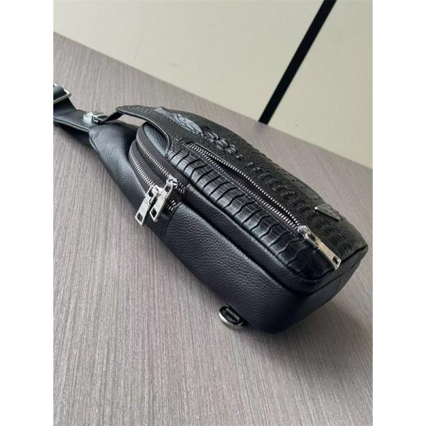 ワンショルダーバッグ レザー調 メンズライク仕様 PRADA プラダ コピー バッグ 外出対応 実用派モデル 今季チェック