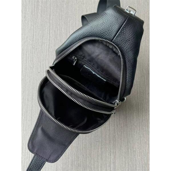 ワンショルダーバッグ レザー調 メンズライク仕様 PRADA プラダ コピー バッグ 外出対応 実用派モデル 今季チェック