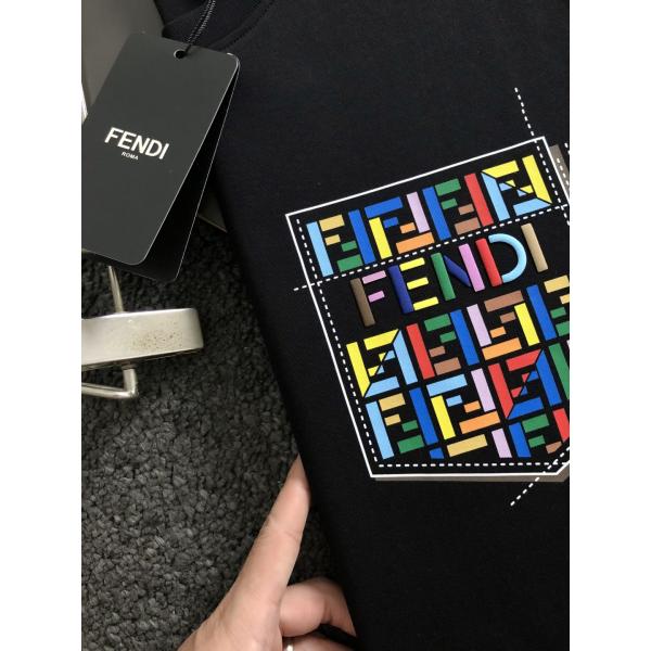 フェンディ 上下着 コピーFENDI限定セール新品半袖Ｔシャツ夏アイテム実用性