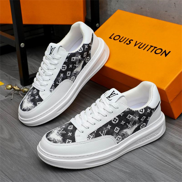 大活躍ルイヴィトンスニーカーコピーLOUIS VUITTON 男性靴カジュアルからビジネスカジュアル