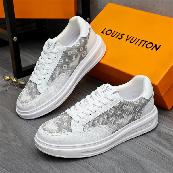 大活躍ルイヴィトンスニーカーコピーLOUIS VUITTON 男性靴カジュアルからビジネスカジュアル