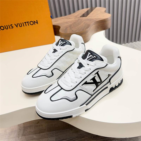 洗練2026大人気☆☆ルイヴィトンスニーカーコピーLOUIS VUITTON 年齢を問わず
