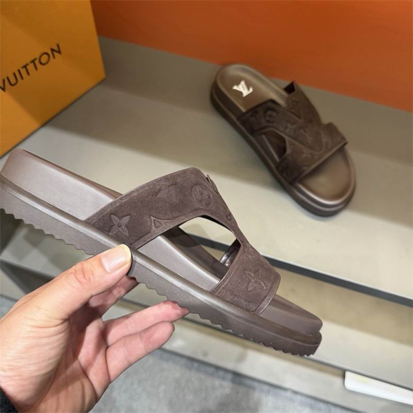 さらさら肌触りで快適☆ルイヴィトンサンダルコピーLOUIS VUITTON 夏の定番
