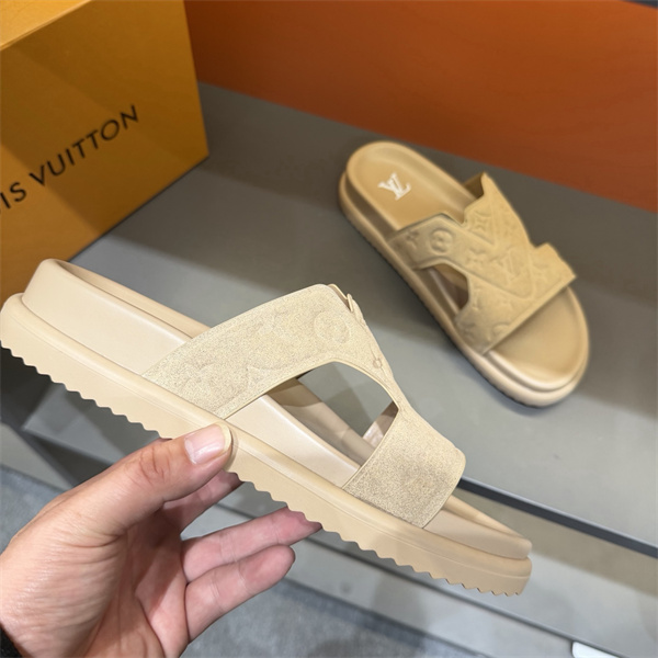 大人気☆ルイヴィトンサンダルコピーメンズ高級カジュアル靴LOUIS VUITTON