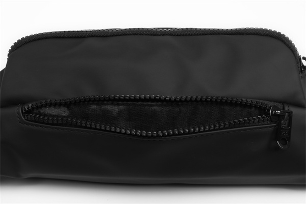 コンパクトサイズ さらっと持てる ESSENTIALS エッセンシャルズ コピー バッグ ストリート感 使いやすい好評セレクト