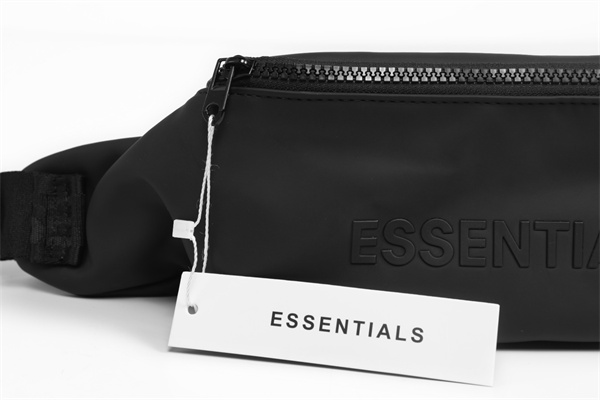 コンパクトサイズ さらっと持てる ESSENTIALS エッセンシャルズ コピー バッグ ストリート感 使いやすい好評セレクト