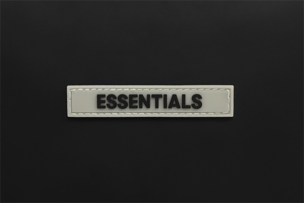 ストリートカジュアル コンパクトサイズ ESSENTIALS エッセンシャルズ コピー バッグ 日常収納向け 人気アイテム