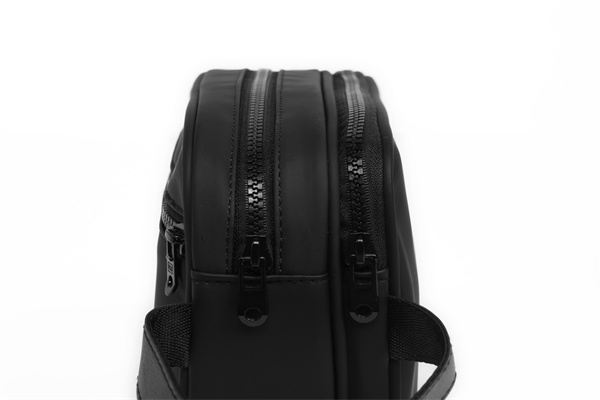 ストリートカジュアル コンパクトサイズ ESSENTIALS エッセンシャルズ コピー バッグ 日常収納向け 人気アイテム