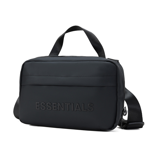 新作入荷 スクエア型収納 多機能ポケット付き ESSENTIALS エッセンシャルズ コピー バッグ 実用性重視 ユニセックス仕様
