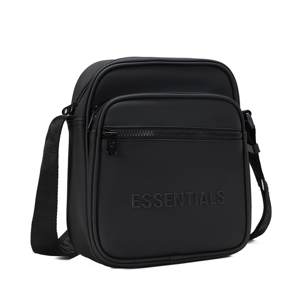 クロスボディバッグ フロントポケット付き 収納力抜群 ESSENTIALS エッセンシャルズ コピー バッグ スクエアデザイン 軽量素材