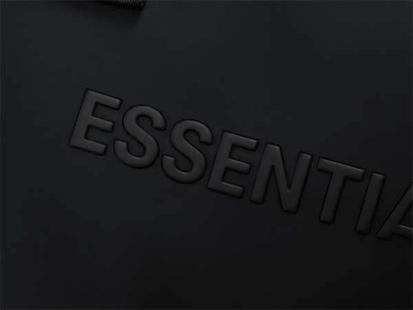 軽量素材 スクエアデザイン ESSENTIALS エッセンシャルズ コピー バッグ 多収納フロントポケット デイリー使い対応