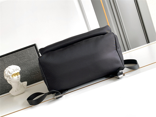 2026年注目PRADA メンズ大容量 プラダリュックサックコピー2VZ048