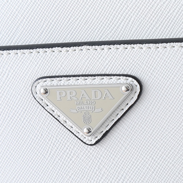 PRADA コピー プラダ コピー サフィアーノレザー ショルダーバッグ スクエアバッグ クロスボディ 軽量 人気 2026新作
